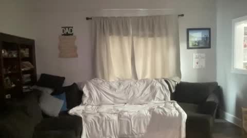 Snapshot of happilymarr1ed chatting on 25, 11, 2025 DadBod online show from 25, 11, 2025