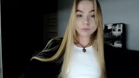 happy_fox_ online show from 3, 12, 2024