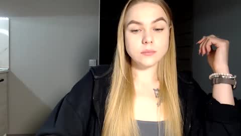 happy_fox_ online show from 17, 2, 2025