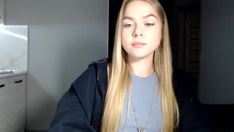 happy_fox_ online show from 22, 9, 2025