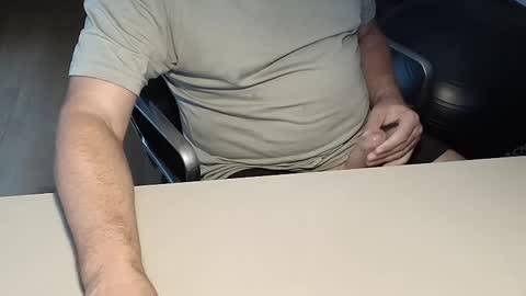 Snapshot of happybugger chatting on 21, 9, 2025 Cum for you online show from 21, 9, 2025