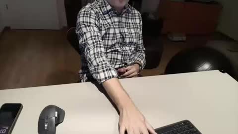 Snapshot of happybugger chatting on 8, 10, 2025 Cum for you online show from 8, 10, 2025