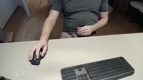 Snapshot of happybugger chatting on 23, 12, 2025 Cum for you online show from 23, 12, 2025