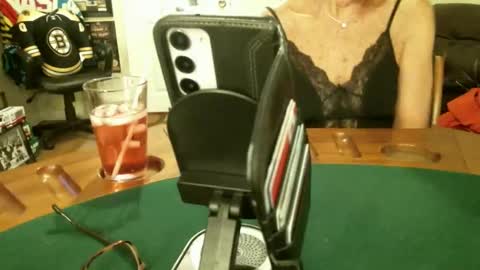 happycouple1999 online show from 10, 4, 2026