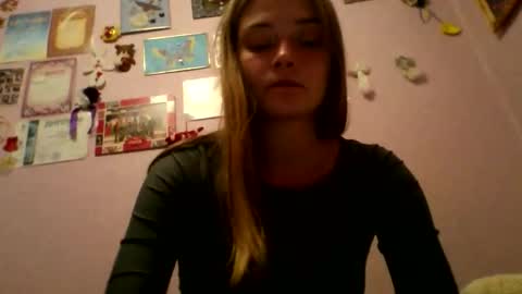 happyemily  online show from 30, 10, 2025