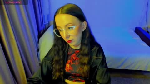 Stephanie online show from 30, 4, 2026