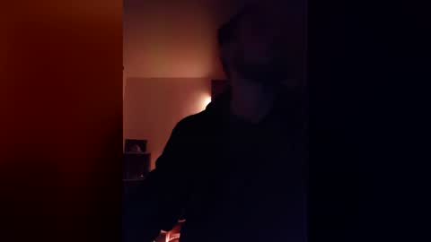 Snapshot of hard_gunn chatting on 4, 4, 2026 hard_gunn online show from 4, 4, 2026