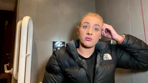 hardcoreslutxx online show from 19, 10, 2025