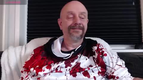Snapshot of hardmrlazy chatting on 2, 12, 2024 MrLazy online show from 2, 12, 2024