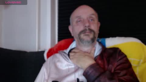 Snapshot of hardmrlazy chatting on 15, 12, 2024 MrLazy online show from 15, 12, 2024