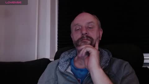 Snapshot of hardmrlazy chatting on 1, 3, 2025 MrLazy online show from 1, 3, 2025