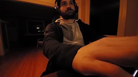 Tom online show from 26, 10, 2025