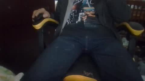 Snapshot of harry1cannary chatting on 12, 10, 2025 harry1cannary online show from 12, 10, 2025