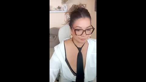 leila online show from 10, 6, 2026