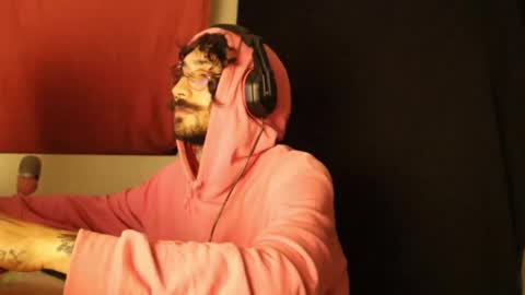 Snapshot of hatsumotokyoto chatting on 13, 2, 2025 More content   2   online show from 13, 2, 2025