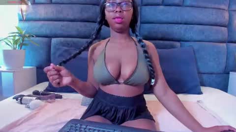 hazel_lanee online show from 20, 7, 2026