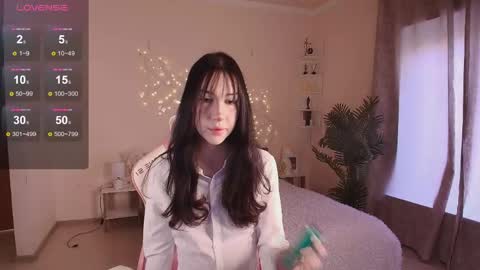 Hazel online show from 4, 5, 2026