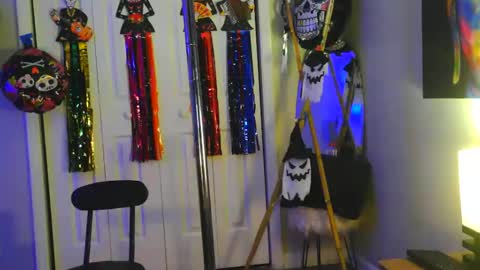 Heavenllyy online show from 8, 11, 2025