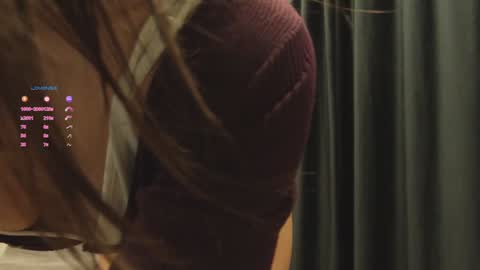 Snapshot of hee_jeen chatting on 29, 10, 2025 Jeen online show from 29, 10, 2025