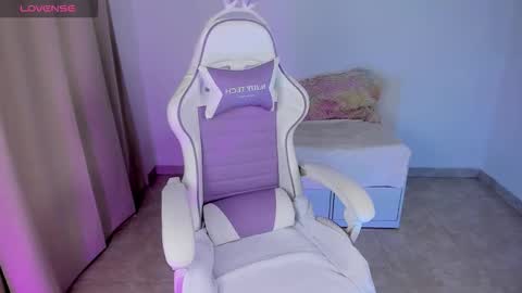 Snapshot of heey_kitty chatting on 20, 3, 2026 IM EMY online show from 20, 3, 2026