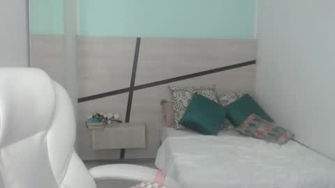 Heidy  online show from 24, 12, 2024