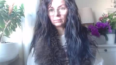 Snapshot of helen_79 chatting on 6, 11, 2025 Helen online show from 6, 11, 2025