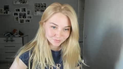 Snapshot of helen_angel_girl chatting on 21, 6, 2026 Helen sven online show from 21, 6, 2026