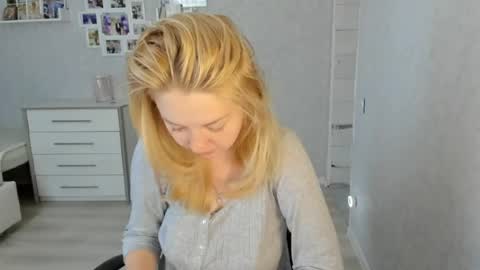 Snapshot of helen_angel_girl chatting on 17, 7, 2026 Helen sven online show from 17, 7, 2026
