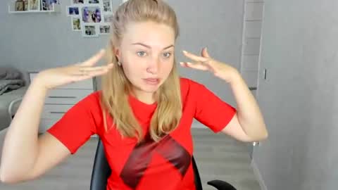 Snapshot of helen_angel_girl chatting on 1, 8, 2026 Helen sven online show from 1, 8, 2026
