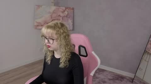 Helen Carson online show from 21, 5, 2026