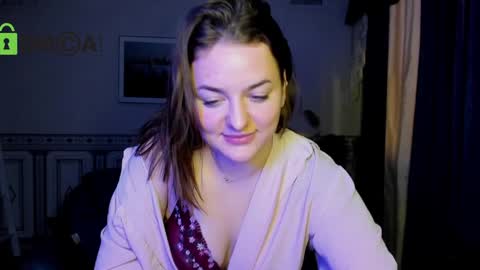 Snapshot of helen_elliot chatting on 11, 12, 2024 Helen Elliot online show from 11, 12, 2024