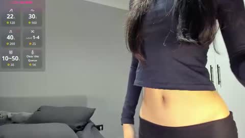 Snapshot of helenblazetrt chatting on 5, 7, 2026 Hi I am Helen online show from 5, 7, 2026
