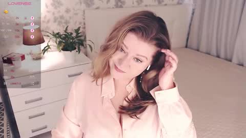 Helena Bonham online show from 13, 9, 2025