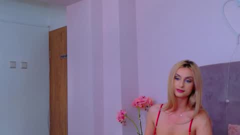 Snapshot of helenceccile chatting on 20, 2, 2026 Helen online show from 20, 2, 2026