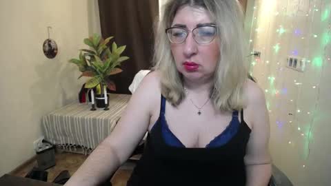 Snapshot of helenenigma chatting on 28, 1, 2025 helenenigma online show from 28, 1, 2025