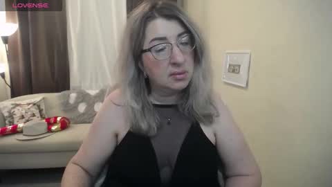 Snapshot of helenenigma chatting on 13, 12, 2025 helenenigma online show from 13, 12, 2025