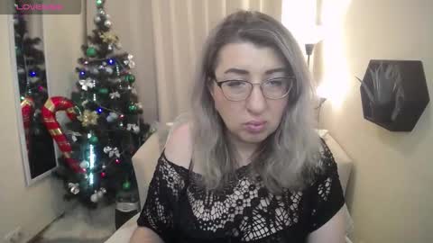 Snapshot of helenenigma chatting on 19, 12, 2025 helenenigma online show from 19, 12, 2025