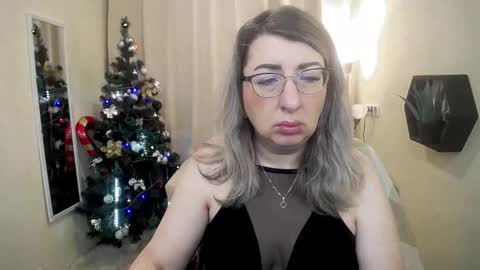 Snapshot of helenenigma chatting on 5, 1, 2026 helenenigma online show from 5, 1, 2026