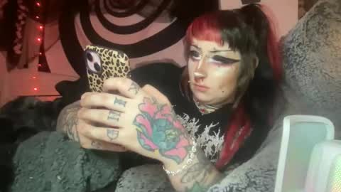 Bunnie Rotz online show from 23, 12, 2025