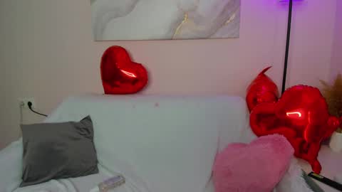 Snapshot of hellen__moore chatting on 11, 2, 2025 GTM3Mon Tue Wed Thu Fri San 0400 am-1030pm online show from 11, 2, 2025
