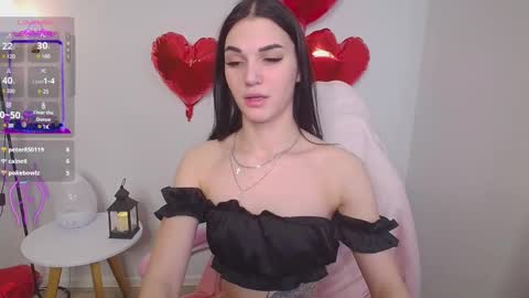 Snapshot of hellen__moore chatting on 7, 3, 2025 GTM3Mon Tue Wed Thu Fri San 0400 am-1030pm online show from 7, 3, 2025