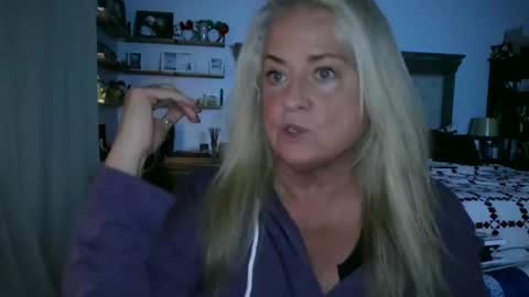 Hunnys Hive online show from 11, 3, 2025