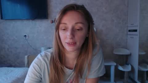 Snapshot of hellokittykaty chatting on 3, 2, 2026 Victory online show from 3, 2, 2026