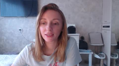 Snapshot of hellokittykaty chatting on 2, 3, 2026 Victory online show from 2, 3, 2026