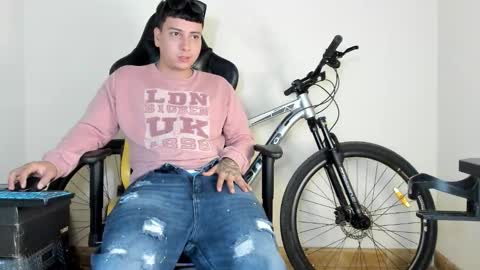 Snapshot of hellstar_team chatting on 21, 10, 2025 Star and Andy online show from 21, 10, 2025