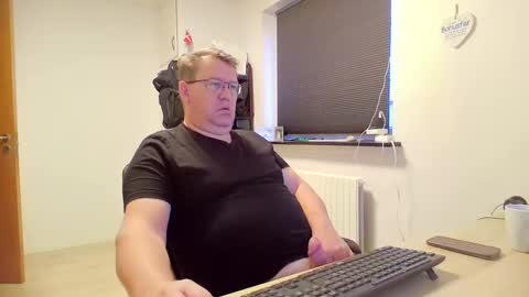 Snapshot of henrikrp1971 chatting on 29, 12, 2024 henrikrp1971 online show from 29, 12, 2024