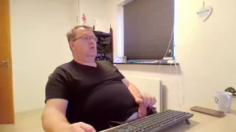 Snapshot of henrikrp1971 chatting on 29, 12, 2024 henrikrp1971 online show from 29, 12, 2024