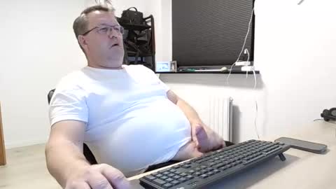 Snapshot of henrikrp1971 chatting on 7, 1, 2025 henrikrp1971 online show from 7, 1, 2025