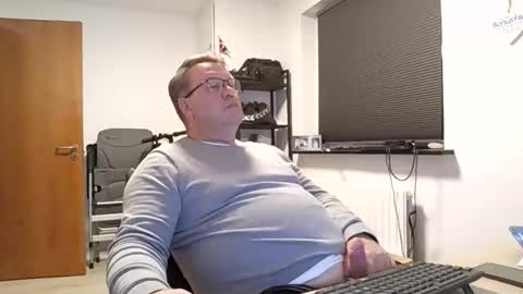 Snapshot of henrikrp1971 chatting on 23, 11, 2025 henrikrp1971 online show from 23, 11, 2025