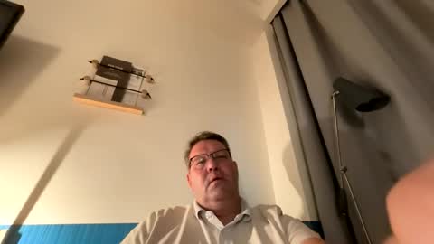 Snapshot of henrikrp1971 chatting on 2, 4, 2026 henrikrp1971 online show from 2, 4, 2026